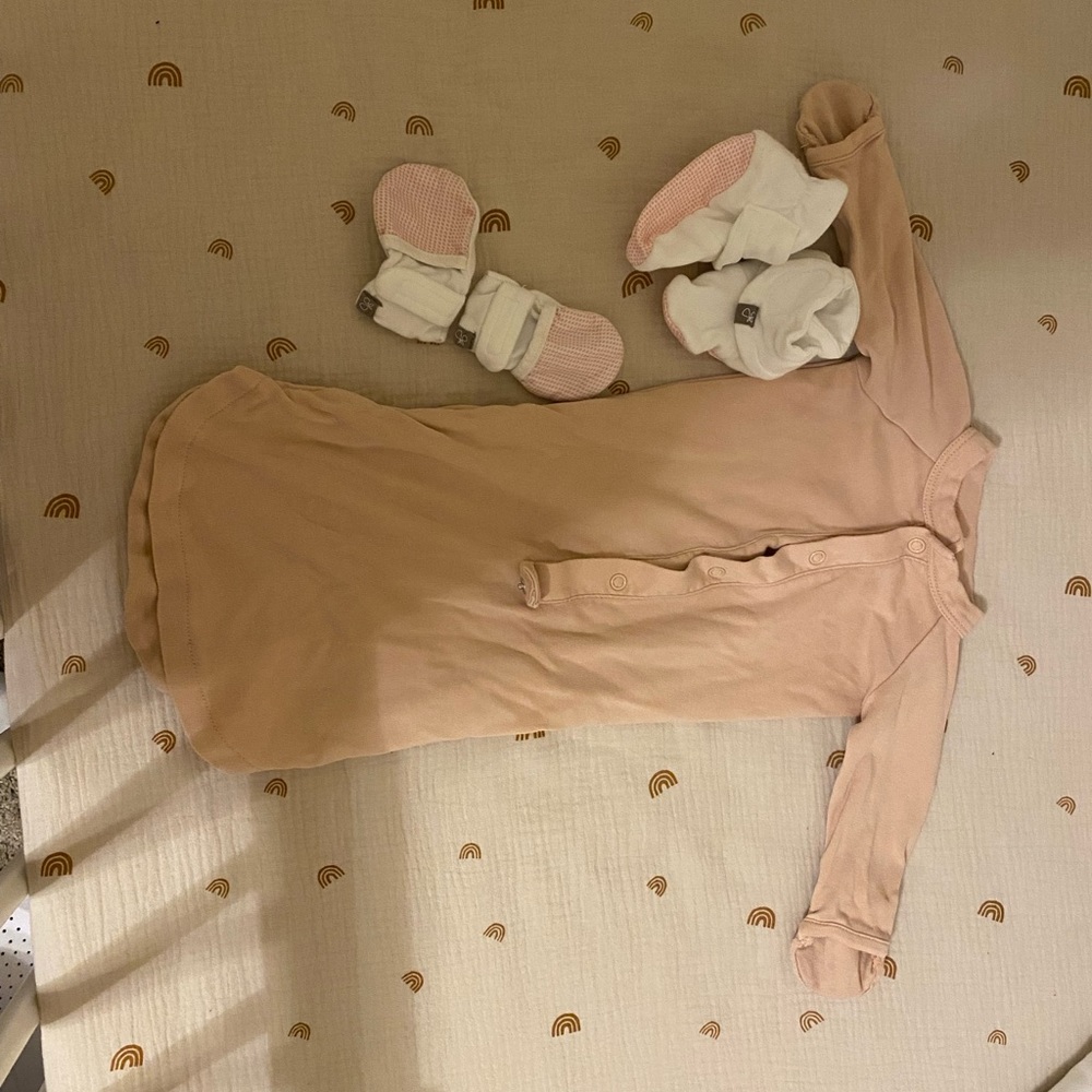 Goumi Newborn Bundle